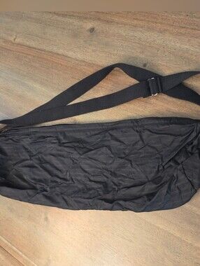3/20.00. Lululemon Yoga Mat Bag